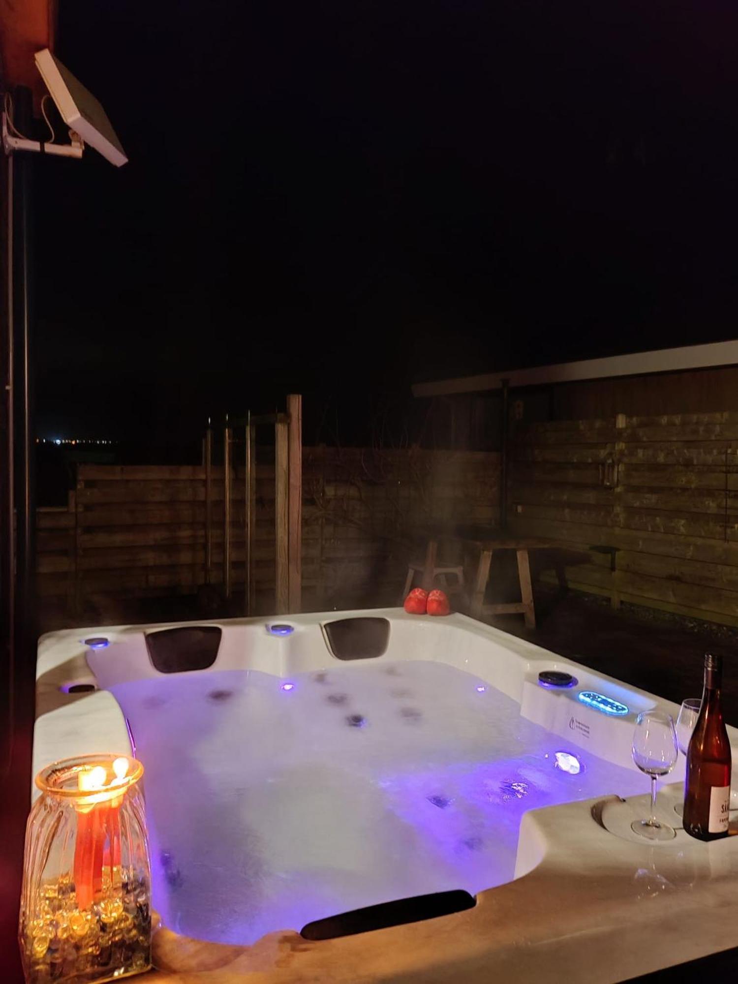 Lakeview 6 Pers Holiday Home Aurora With Fenced Garden, Whirlpool And Sauna Anjum Dış mekan fotoğraf